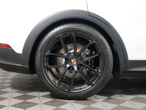 Certified 2025 Porsche Cayenne GTS AWD/4WD image 15