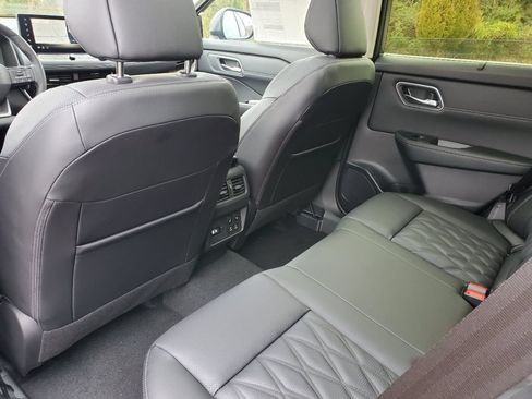 New 2026 Nissan Rogue Platinum w/ Platinum Premium Package AWD/4WD image 12