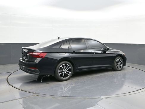 Used 2022 Volkswagen Jetta Sport image 15