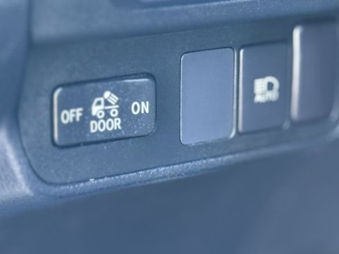 Used 2019 Toyota Tacoma SR5 RWD image 31
