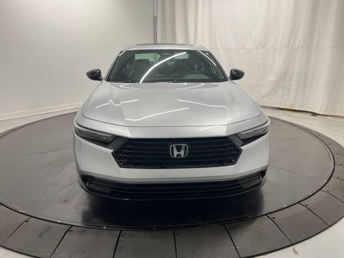 Used 2025 Honda Accord Sport image 2