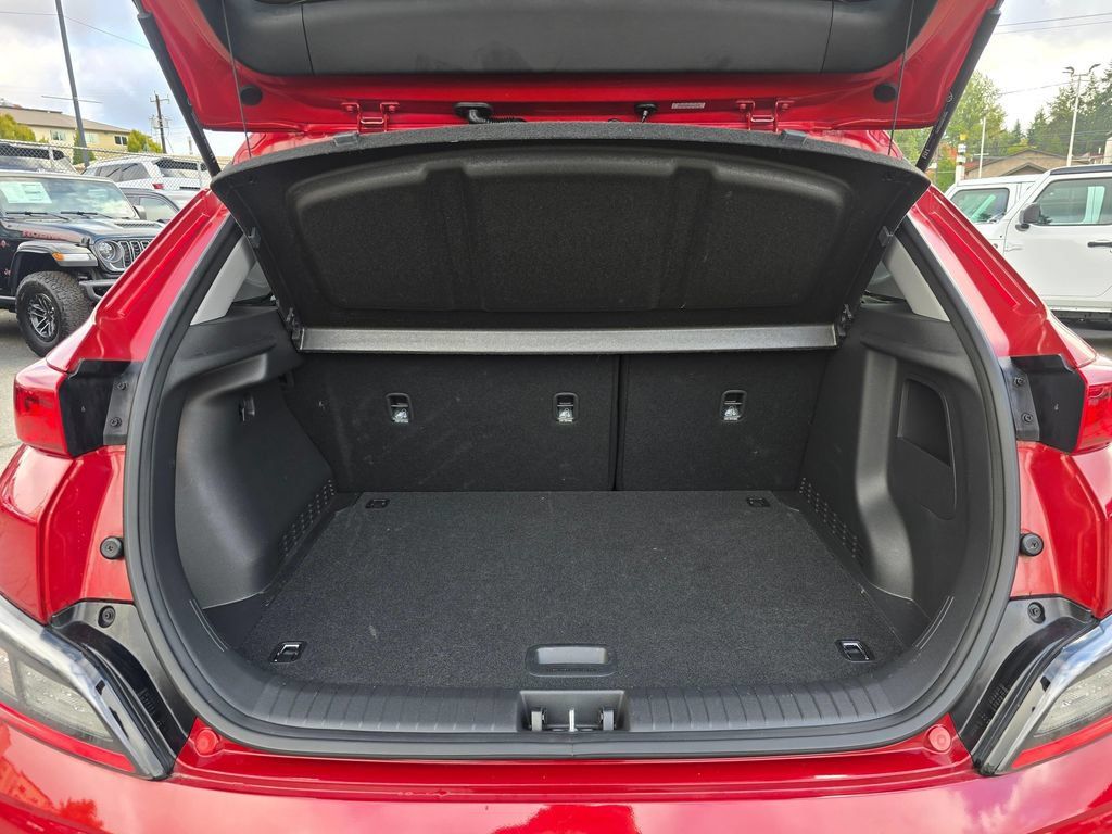 Used 2023 Hyundai Kona SE FWD image 14