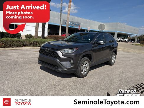 Used 2021 Toyota RAV4 XLE w/ Convenience Package image 1