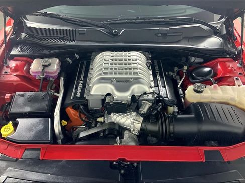Used 2017 Dodge Challenger SRT Hellcat RWD image 31