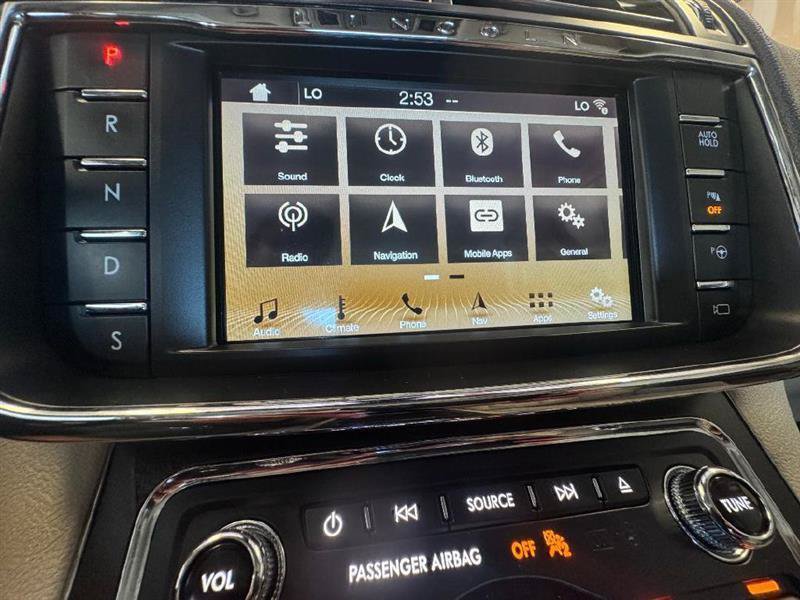 Used 2017 Lincoln Continental Reserve w/ Technology Package FWD image 33