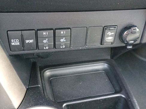 Used 2014 Toyota RAV4 Limited w/ Technology Package image 14