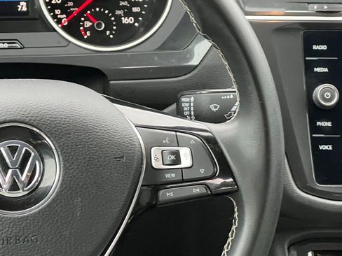 Used 2021 Volkswagen Tiguan SE image 23