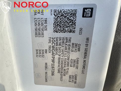 Used 2023 Chevrolet Express 2500 w/ Driver Convenience Package image 26