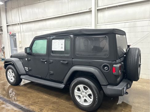 Used 2021 Jeep Wrangler Unlimited Sport image 6