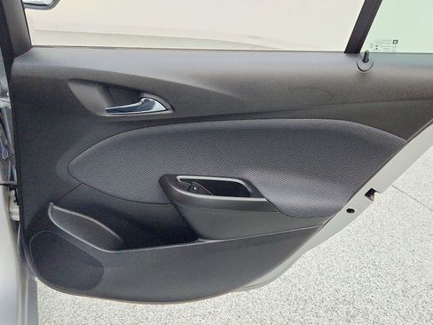 Used 2018 Chevrolet Cruze LT w/ Convenience Package image 29