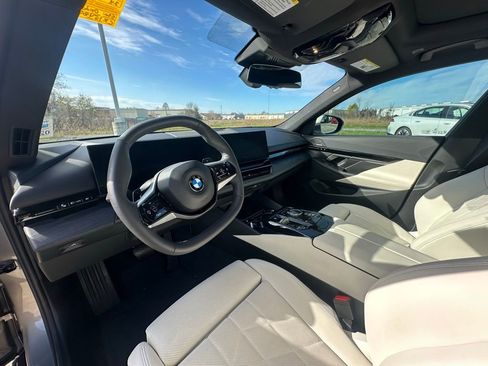 Certified 2024 BMW 530i w/ Convenience Package image 12