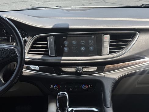 Used 2019 Buick Enclave Essence AWD/4WD image 20
