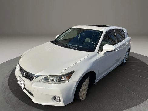 Used 2013 Lexus CT 200h image 40