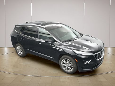 Used 2023 Buick Enclave Premium w/ Experience Buick Package FWD image 35