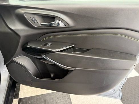 Used 2025 Chevrolet Trax LT image 19