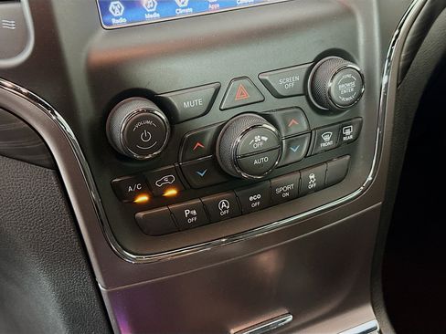 Used 2021 Jeep Grand Cherokee Freedom Edition RWD image 23