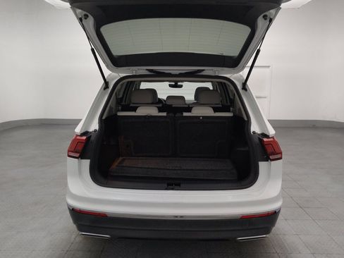 Used 2021 Volkswagen Tiguan SE w/ Panoramic Sunroof Package FWD image 29