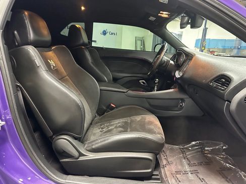 Used 2016 Dodge Challenger R/T Scat Pack w/ Leather Interior Group image 11