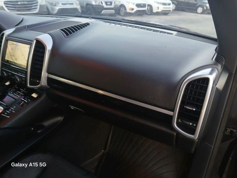 Used 2011 Porsche Cayenne image 17