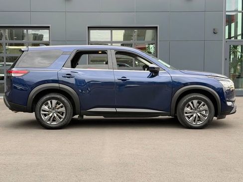 Certified 2022 Nissan Pathfinder S image 7