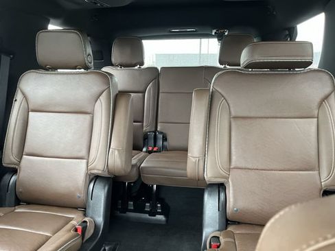 Used 2023 Chevrolet Tahoe High Country AWD/4WD image 21