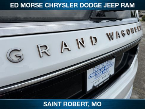 Used 2023 Jeep Grand Wagoneer L Series III AWD/4WD image 14