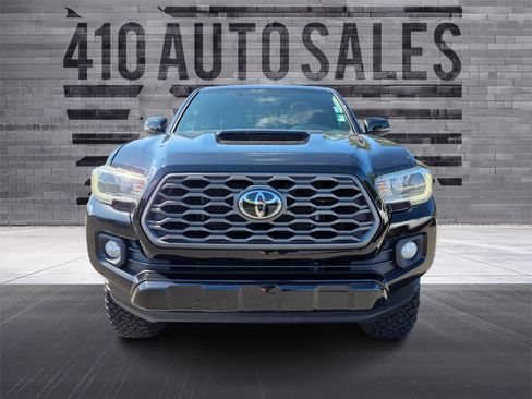 Used 2016 Toyota Tacoma TRD Sport AWD/4WD image 5