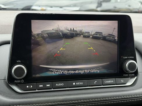 Used 2023 Nissan Rogue SV image 28