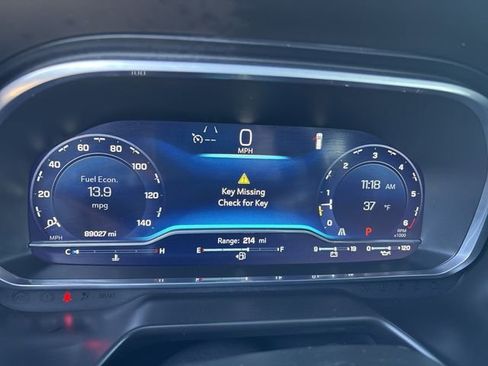 Used 2023 Chevrolet Suburban Premier image 10