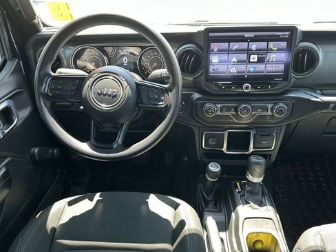 Used 2021 Jeep Wrangler Unlimited Sport image 21