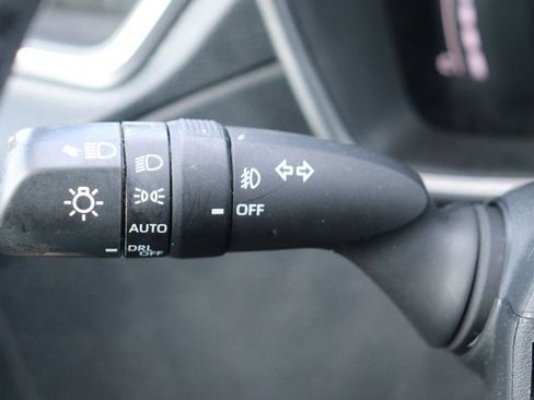 Used 2023 Toyota Corolla Cross XSE image 25