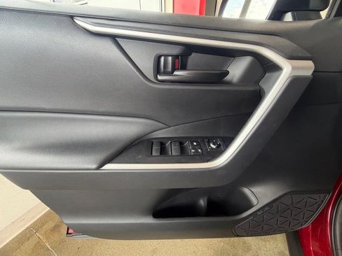 Used 2023 Toyota RAV4 LE AWD/4WD image 20