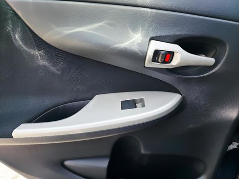 Used 2012 Toyota Corolla S image 19