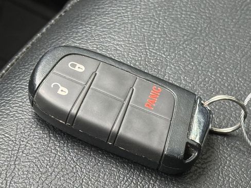 Used 2025 Jeep Compass Trailhawk AWD/4WD image 21