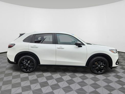 Certified 2025 Honda HR-V Sport image 6
