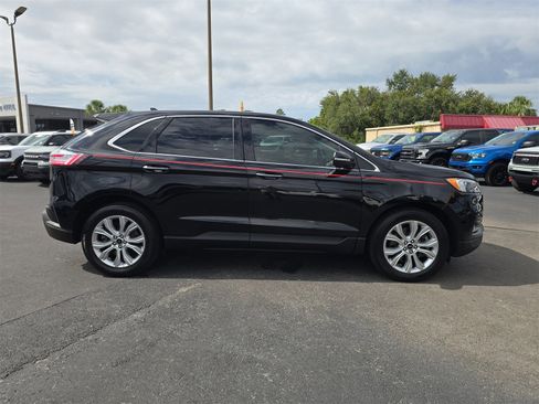 Certified 2023 Ford Edge Titanium image 3