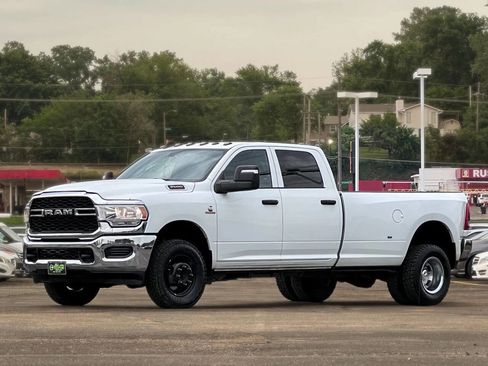 Used 2024 RAM 3500 Tradesman w/ Chrome Appearance Group image 3