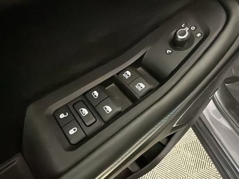 Used 2022 Jeep Grand Cherokee Trailhawk AWD/4WD image 10