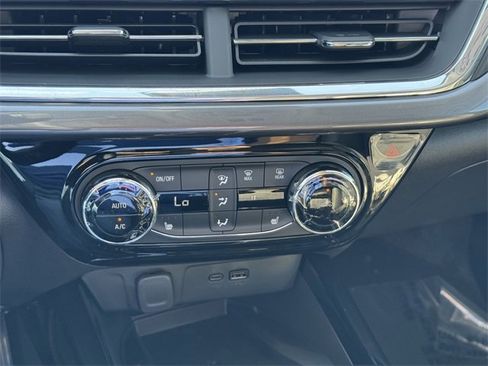 New 2026 Chevrolet Trax ACTIV w/ Sunroof Package image 14