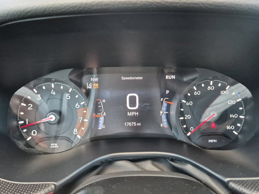 Used 2025 Jeep Compass Trailhawk AWD/4WD image 16