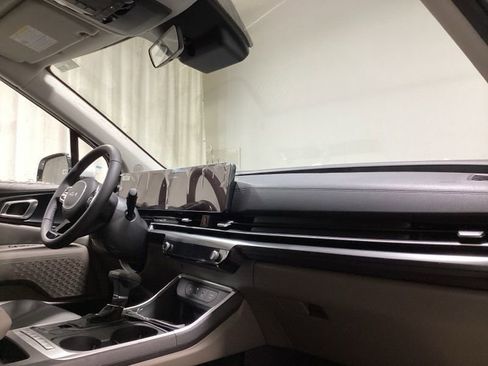 New 2026 Kia Carnival image 13