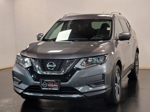 Used 2019 Nissan Rogue SV w/ Premium Package image 4
