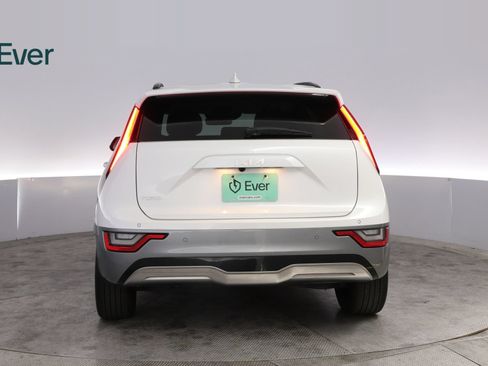 Used 2024 Kia Niro Wave w/ Wave Preserve Package FWD image 15