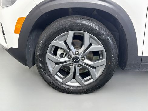 Used 2024 Kia Seltos S FWD image 38