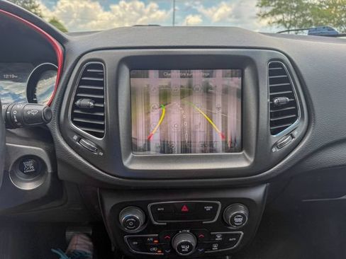Used 2018 Jeep Compass Trailhawk w/ Cold Weather Group AWD/4WD image 19