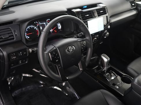 Used 2022 Toyota 4Runner TRD Off-Road Premium w/ TRD Black Wheel Package (TMS) AWD/4WD image 20