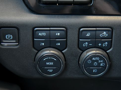 Used 2024 Chevrolet Silverado 1500 LTZ w/ Technology Package AWD/4WD image 44