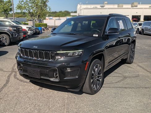 Used 2022 Jeep Grand Cherokee L Overland w/ Advanced Protech Group III AWD/4WD image 5