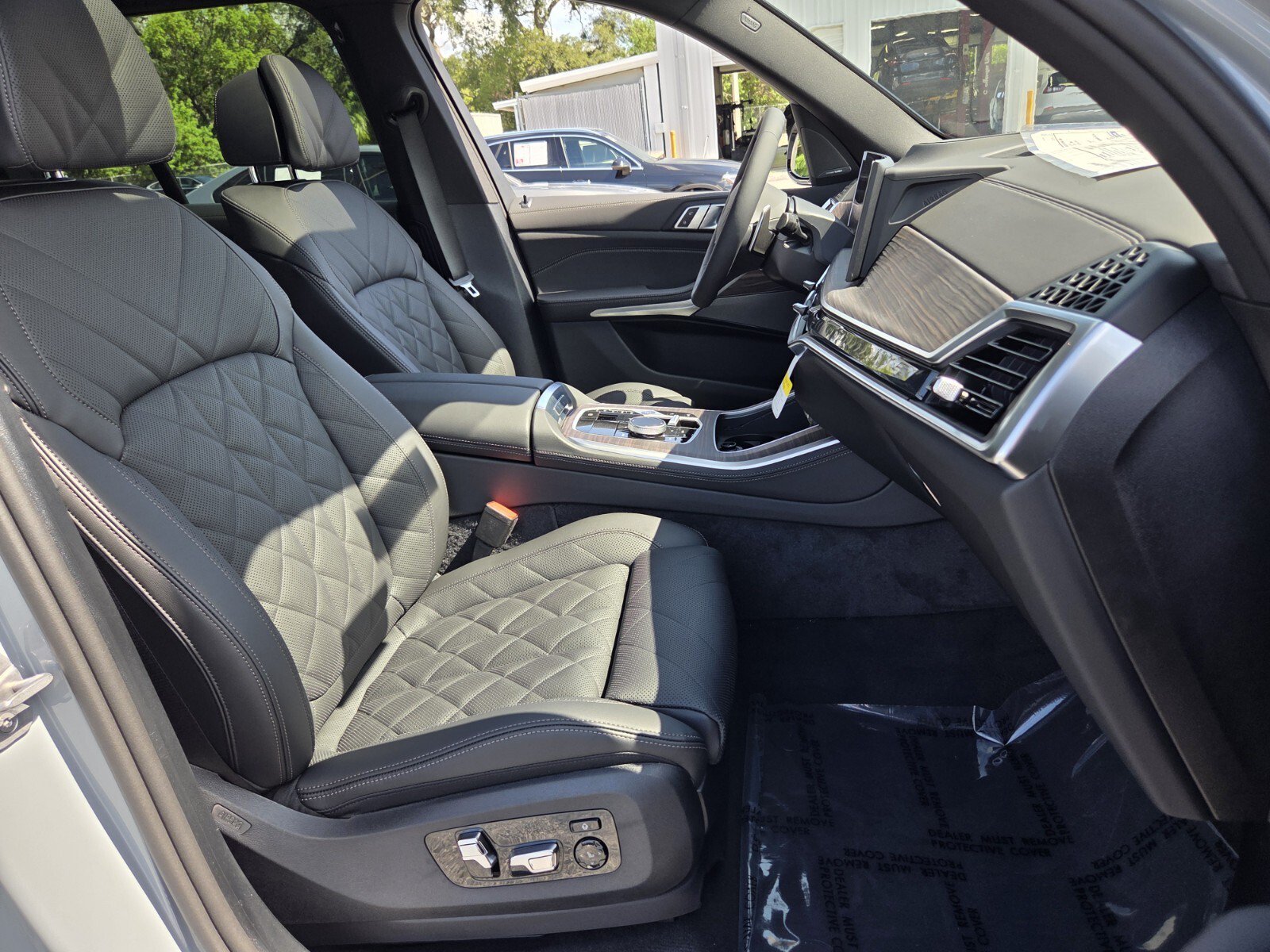 New 2026 BMW X5 xDrive40i w/ M Sport Package AWD/4WD image 17