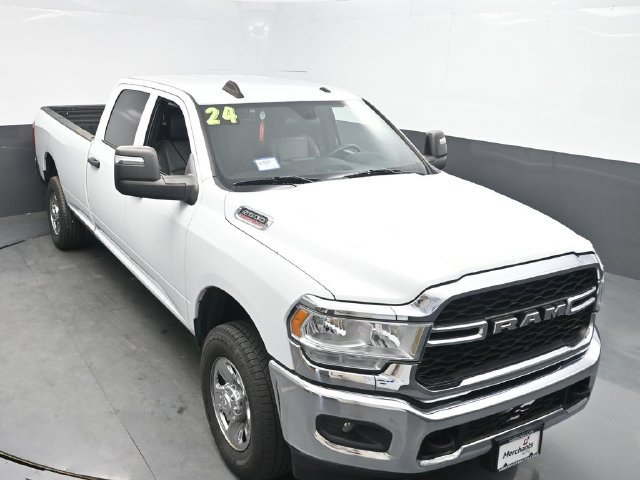Used 2024 RAM 2500 Tradesman w/ Chrome Appearance Group AWD/4WD image 19